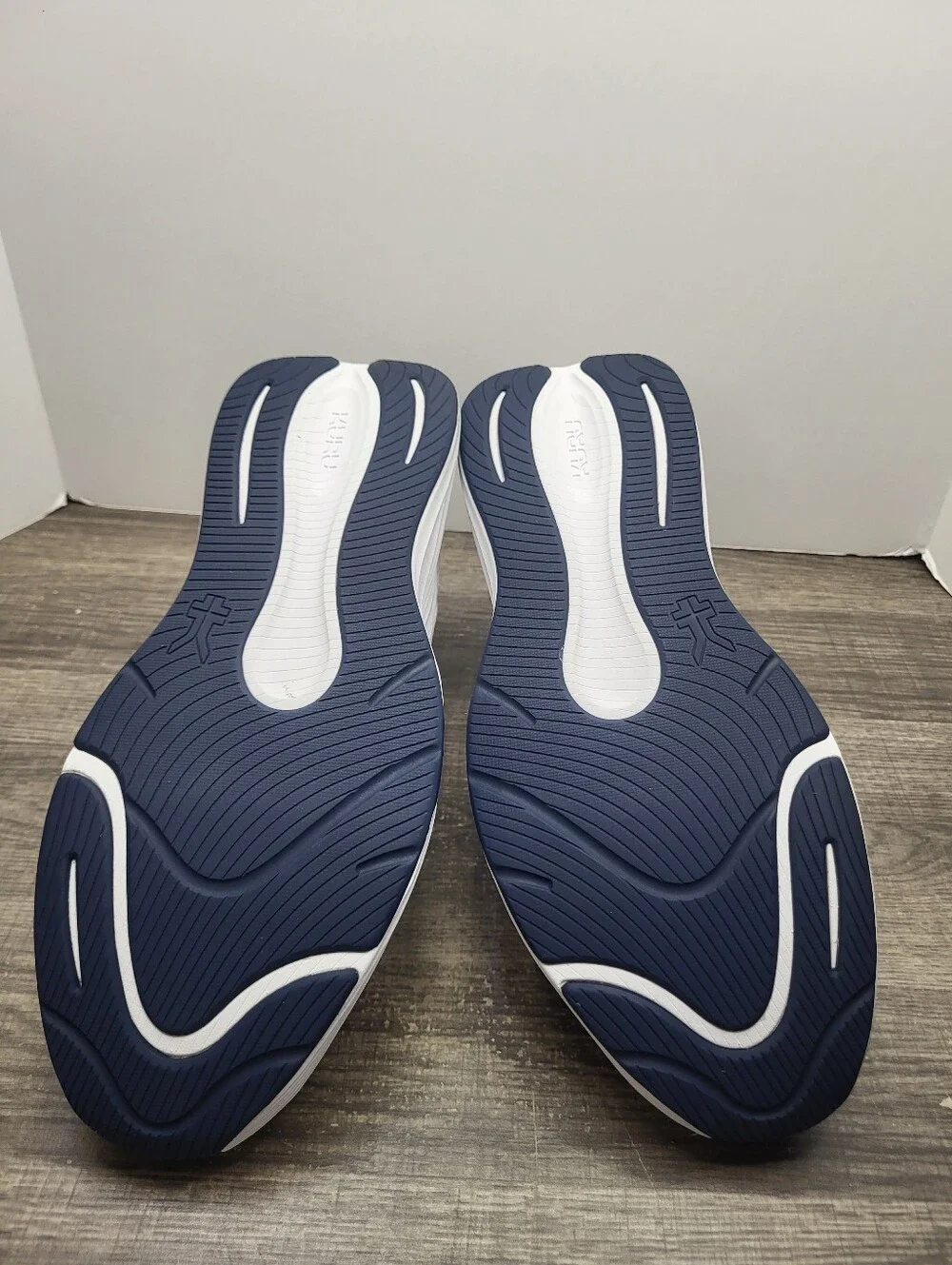 Kuru Atom 2 Mens Size 11 White Blue Athletic Running Walking Shoes Sneakers